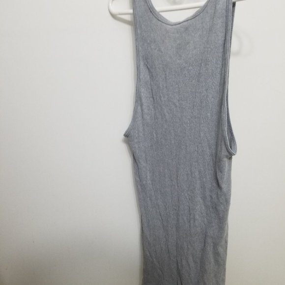 3 gray Hanes Large men's tank tops - Picture 3 of 10